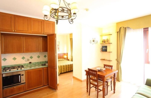Pomezia House | Altea Suites Hotel Residence