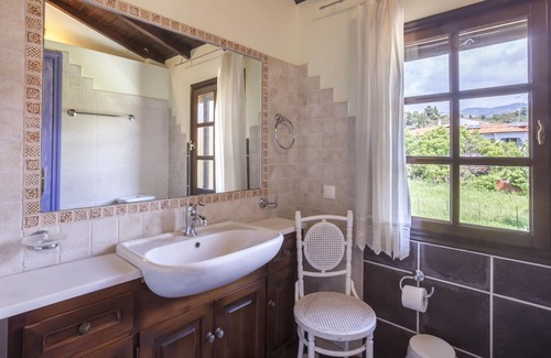 Paradhisos Apartment | Alterra Vita Double Room - Breakfast included!