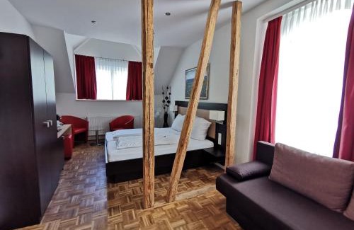 Ernst Hotel | Altes Pfarrhaus