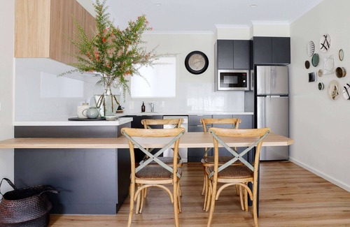 Bright Apartment | Altitude One - Bright