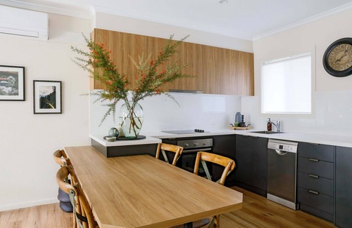 Bright Apartment | Altitude One - Bright
