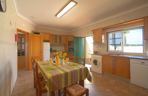 Lagoa e Carvoeiro House | Alto da Rafoia by Interhome