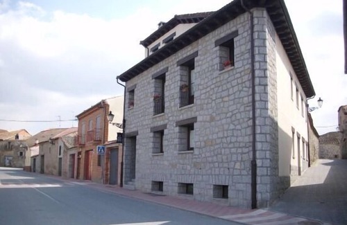Villacastin Cottage | Alval House for 23 people