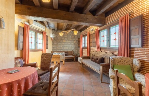 Villacastin Cottage | Alval House for 23 people