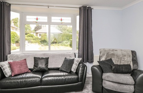 Portskewett Cottage | ALVIA, romantic, with a garden in Portskewett