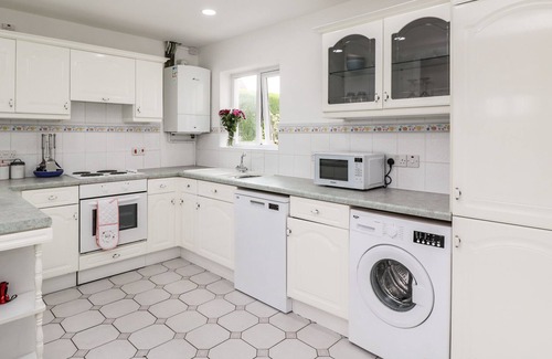Portskewett Cottage | ALVIA, romantic, with a garden in Portskewett