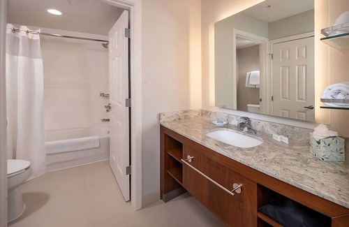 Linthicum Heights Hotel | Always a Great Idea To Unwind! Pet-Friendly, w/Pool, Free Breakfast!
