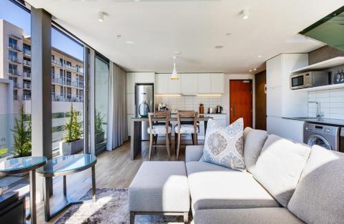 Bo'Kaap Apartment | Always-Power Luxury De Waterkant Loft Retreat