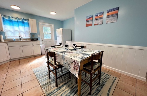 Treasure Cay House | Aly's Hideaway 2-Bdrm with Dock Slip - Green Turtle Cay