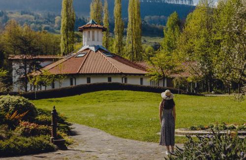 Traslavina Hotel | Amalurra Ecohotel & Retreat Center