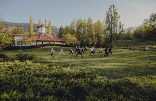 Traslavina Hotel | Amalurra Ecohotel & Retreat Center
