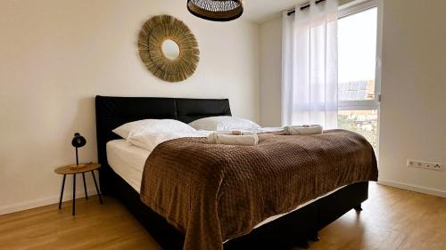 Rheinhausen Apartment | AMAO Grey - 86 m2 Apartment - Balcony - King-Size Beds - Free Parking - Near Europa-Park