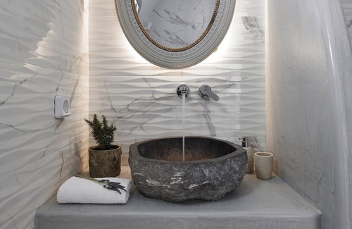 Kamari House | Amara Suites Santorini
