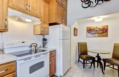 Thomas Square Apartment | Amazing 1 Bed in Starland, Heated Pool Access