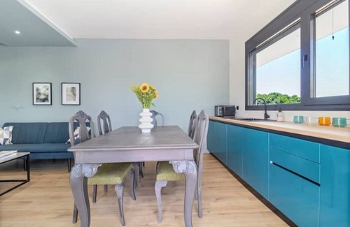 Thymari Apartment | Amazing 1BR in villa. Garden & small pool. Seaview