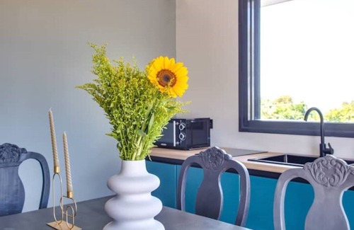 Thymari Apartment | Amazing 1BR in villa. Garden & small pool. Seaview