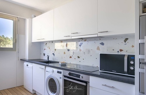 Bastide Giraud Apartment | Amazing 2 bedrooms with terrace sea view aircon 2 parking wifi pool tennis plancha