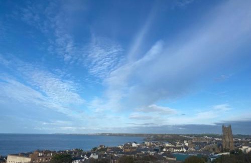 Newquay Apartment | Amazing 2-bedroom apartment with lovely sea views