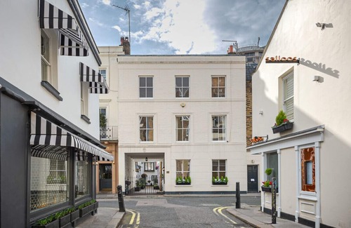 London City Centre Apartment | Amazing 3 bedroom house in the heart of Belgravia with a Terrace and AC. Perfect for a London experience