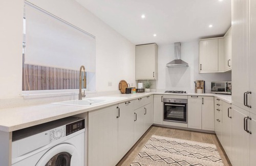 Hemel Hempstead House | Amazing 3BR Home – 15 Min to Harry Potter Studios 25 Min to Luton Airport