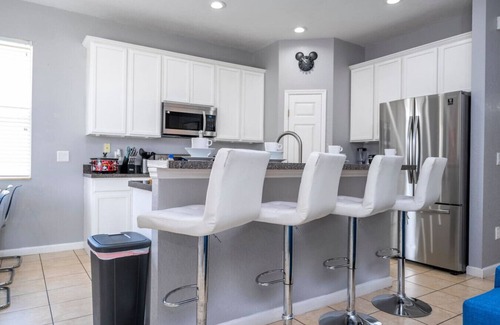 Trafalgar Village House | Amazing 4Bd Home Pool & BBQ Grill Trafalgar Resort