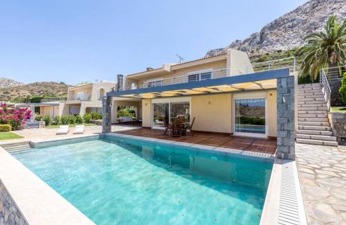 Palaia Fokaia Apartment | Amazing 5 bedroom Villa with Swimming Pool