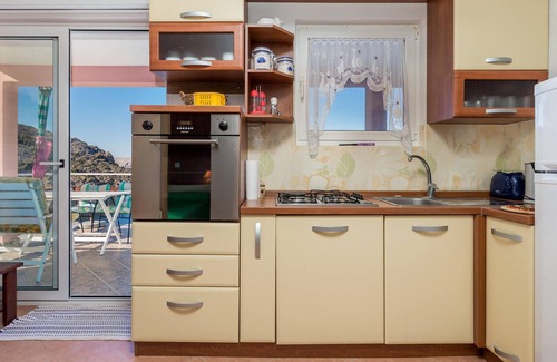 Stinica Apartment | Amazing apartment in Jablanac with WiFi