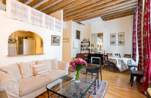 Quartier de la Place-Vendome Apartment | Amazing apartment with loft & tons of charm by The Louvre & Tuileries Garden!