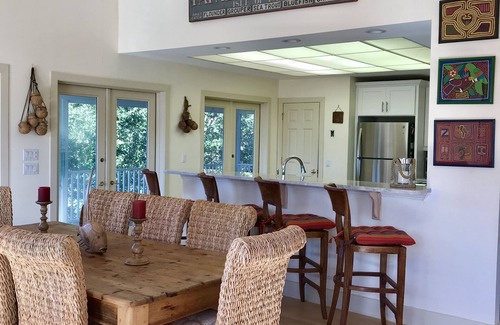 Isle of Palms House | Amazing Beach House, Sleeps 12, Great Ocean Views, New Heatable Pool & Jacuzzi!