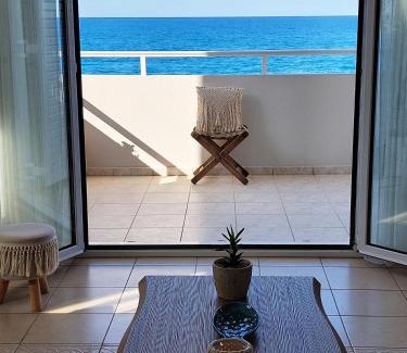 Hersonissos Centre Apartment | Amazing Beachfront Apartment in Hersonissos