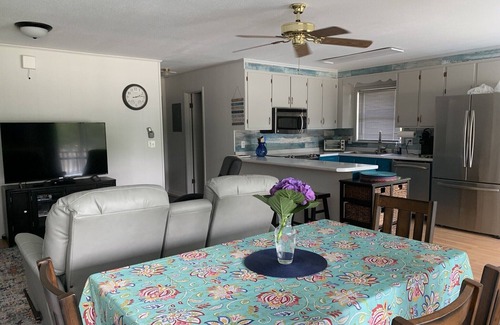 Abbeville Cabin | AMAZING Big Flat Lot, Sandy Beach, Parking & StarLink Internet! Lake Eufaula, AL