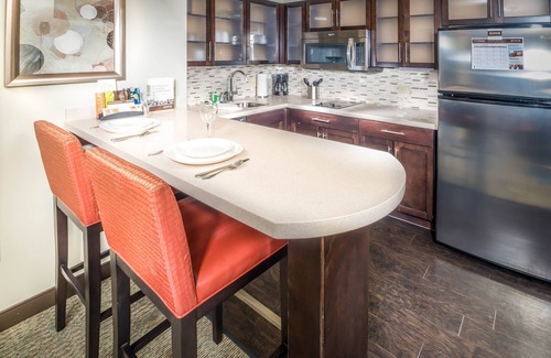 Chandler Condo | Amazing Central Location | Fitness Center + Pool