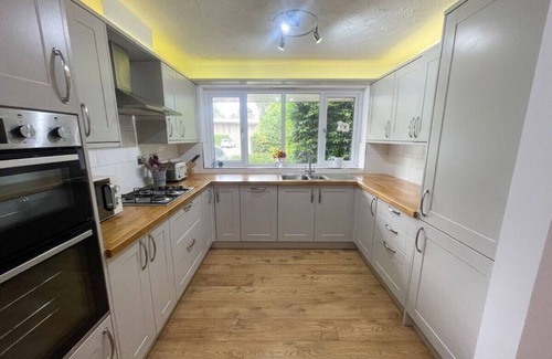 Cambridge House | Amazing City Location -Large Home - Close to River