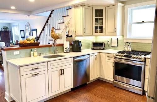 Fairfield House | Amazing Direct Beachfront Home close to golf, tennis, restaurants and shopping