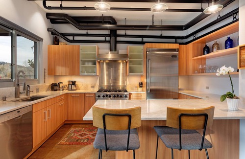Historic Downtown Durango Condo | Amazing Downtown Loft, Sunsets, Dogs, Views