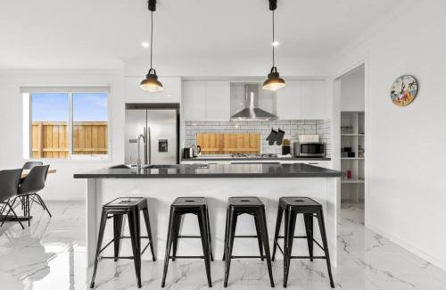 St Leonards House | Amazing family home opposite a park & sleeps 10