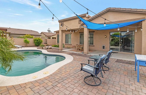 Surprise Farms House | Amazing family vacation home with an amazing pool area in Surprise Arizona!!