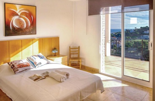 Alella House | Amazing home in Alella with 5 Bedrooms, WiFi and Swimming pool
