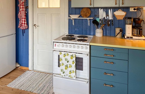 Averoy Municipality House | Amazing home in Averøy with WiFi