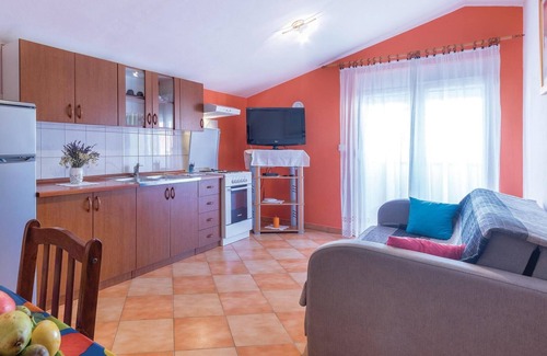Barbariga House | Amazing home in Betiga with WiFi