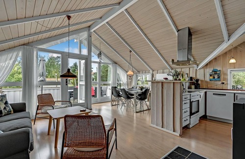 Øer Strand House | Amazing home in Ebeltoft with house sea view