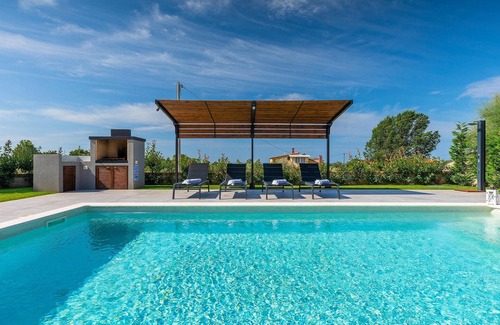 Galizana House | Amazing home in Galizana with sauna
