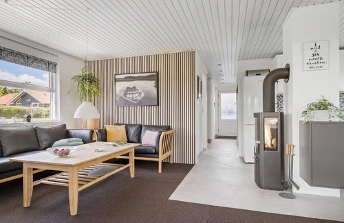 Hejlsminde Strand House | Amazing home in Hejls with WiFi
