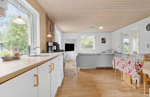 Hojby House | Amazing home in Højby with WiFi