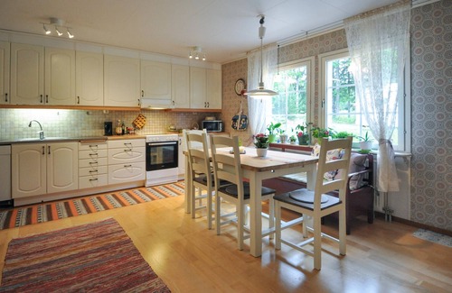 Kristinehamn House | Amazing home in Kristinehamn with WiFi