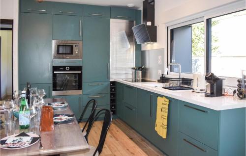 Le Vieux-Bourg House | Amazing Home In Le Vieux-Bourg