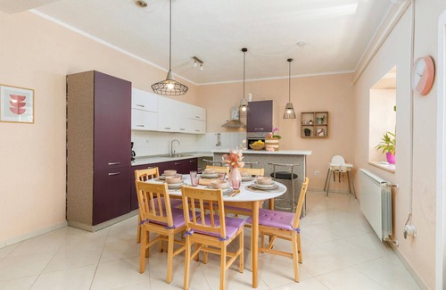 Marcana House | Amazing home in Marcana with jacuzzi