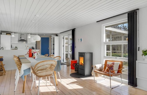 Millinge House | Amazing home in Millinge with WiFi