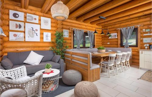 Petrinja House | Amazing Home In Petrinja With Wi-Fi