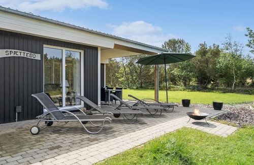 Lodbjerg Hede House | Amazing home in Ringkøbing with sauna